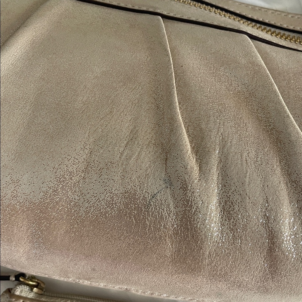 Coach Shimmery Cream Leather Shoulder Bag with Gold Hardware - Picture 6 of 10